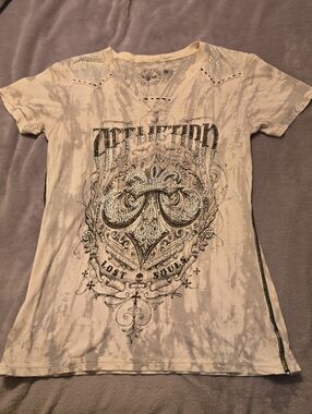 AFFLICTION Studded Graphic V-Neck Tee White/grey